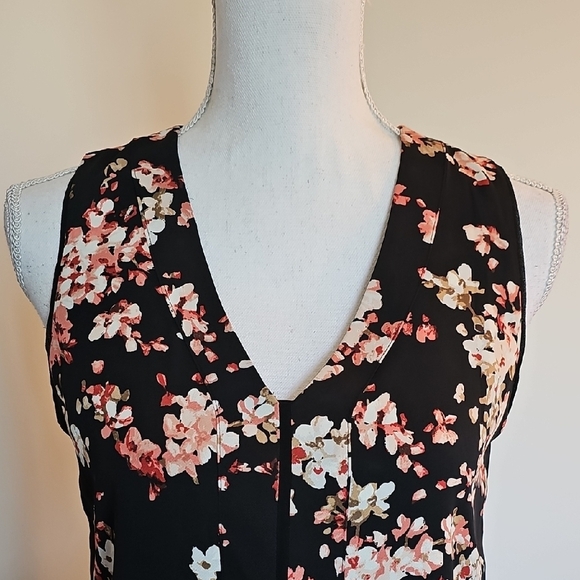 WHBM Floral Sleeveless Women's Top - Black and Pink - Picture 2 of 6